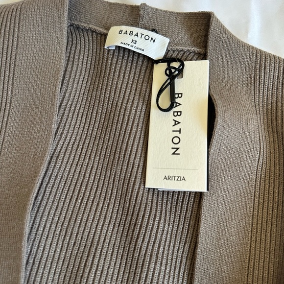 Babaton Decision Shrug - XS - Turner Taupe - Picture 4 of 4